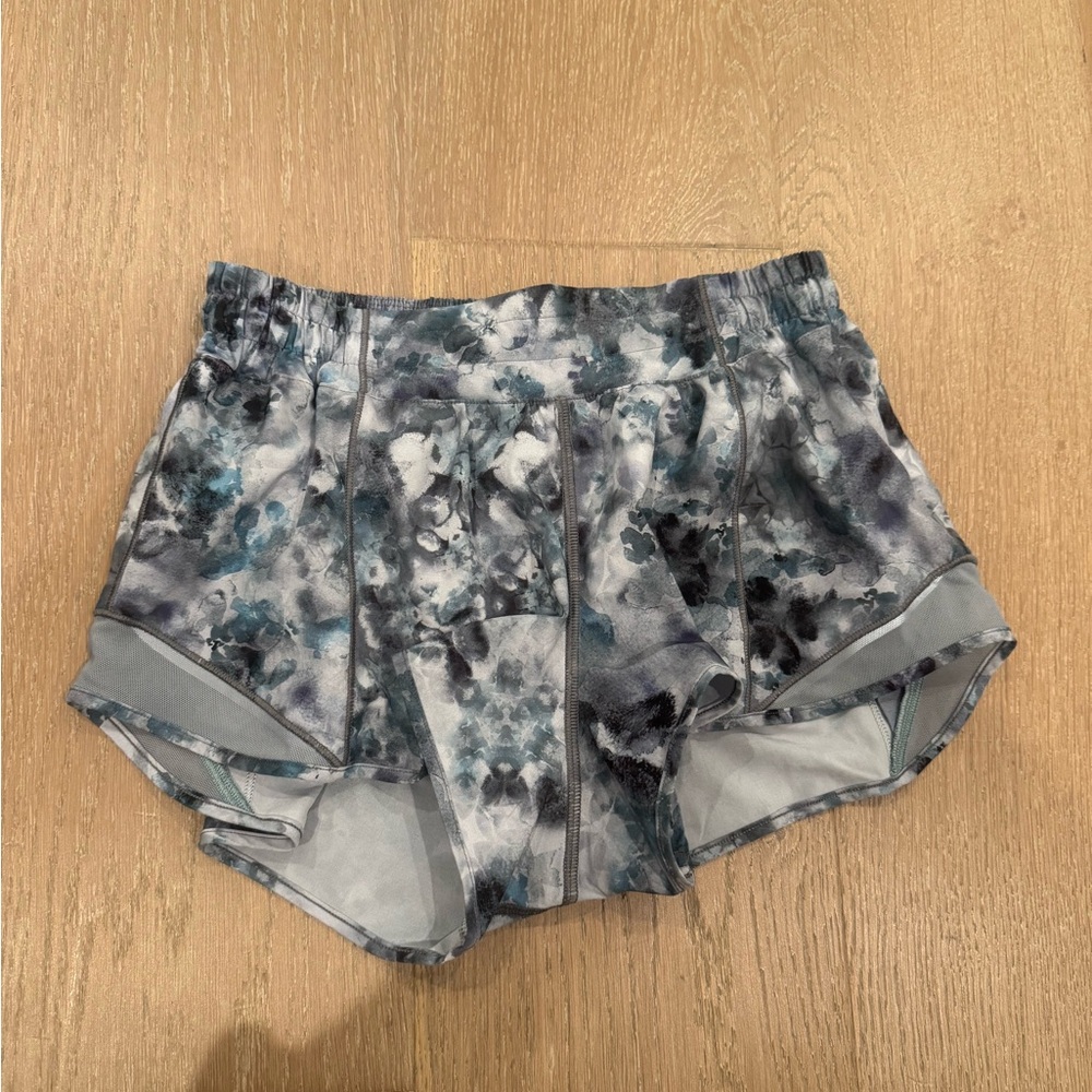 lululemon athletica Hotty Hot Blue and Gray Patterned Athletic Shorts